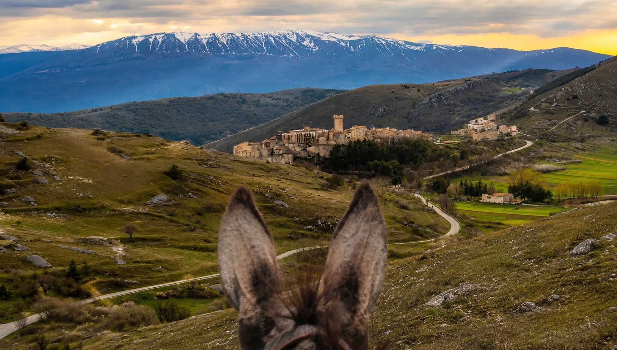 Passeggiata con gli asini nel borgo di Santo Stefano di Sessanio